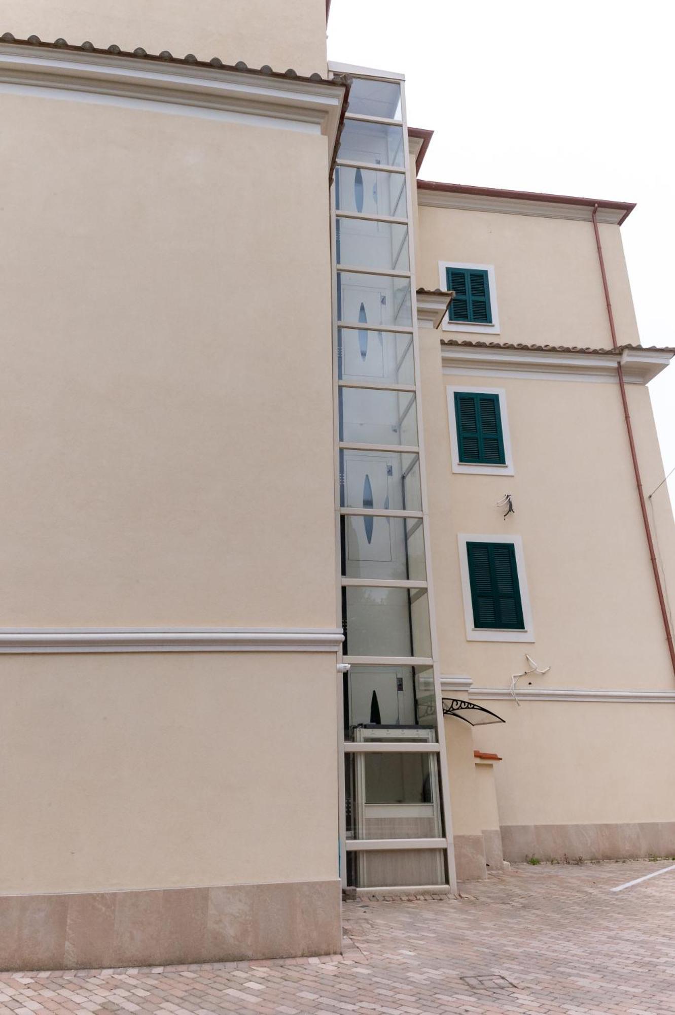 Abitare Il Tempo-Elegante E Moderno-Ad 1 Bus Da Roma Apartment Велетри Екстериор снимка