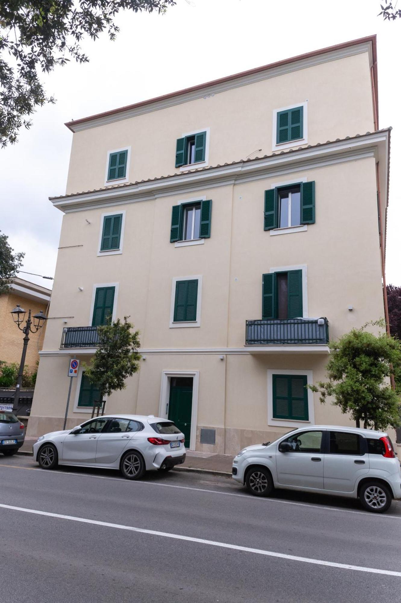 Abitare Il Tempo-Elegante E Moderno-Ad 1 Bus Da Roma Apartment Велетри Екстериор снимка